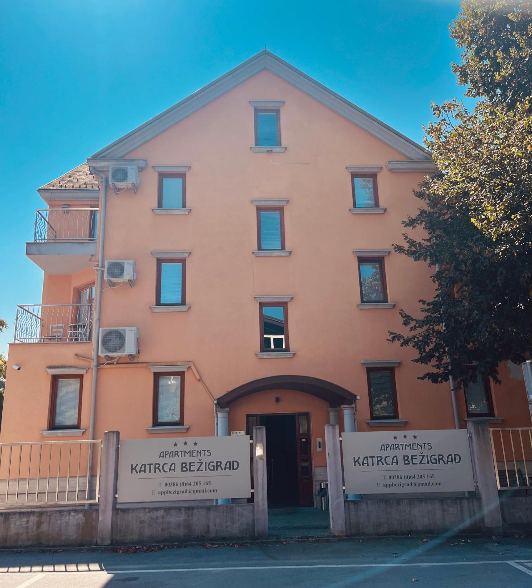 Katrca Bezigrad * Ljubljana